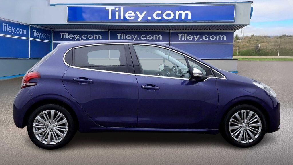 Used Peugeot 208 2017 for sale - 77162723: Photo 6