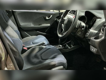 Used Honda Jazz 2011 for sale - 77633499: Photo