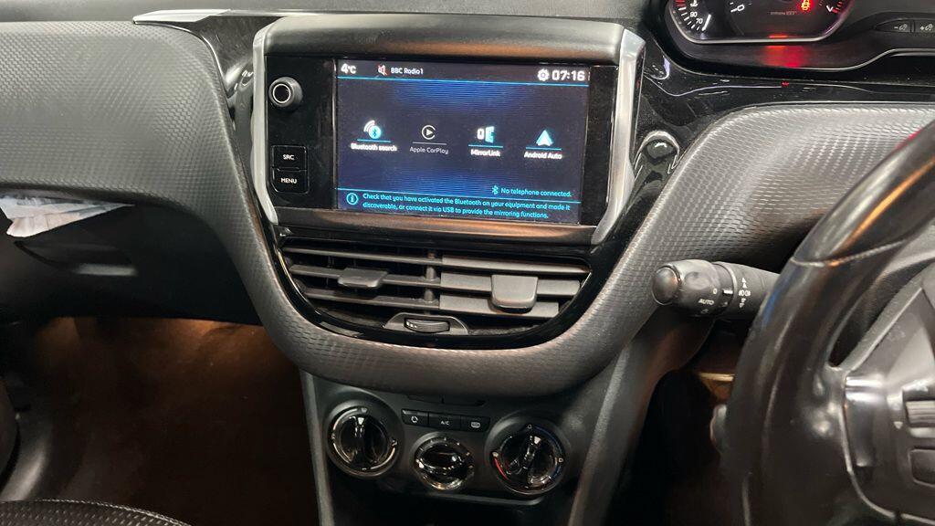 Used Peugeot 208 2017 for sale - 77633852: Photo 5