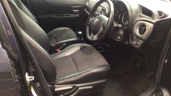 Used Toyota Yaris 2011 for sale - 76260543: Photo 9