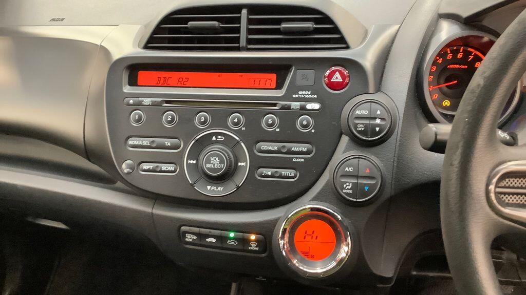 Used Honda Jazz 2013 for sale - 77057592: Photo 5