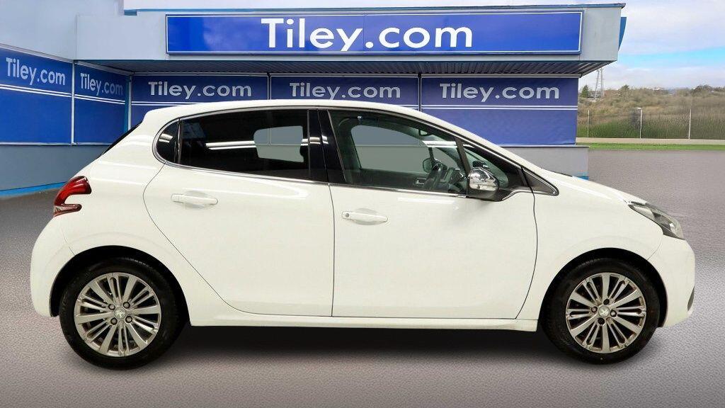 Used Peugeot 208 2018 for sale - 76688645: Photo 6