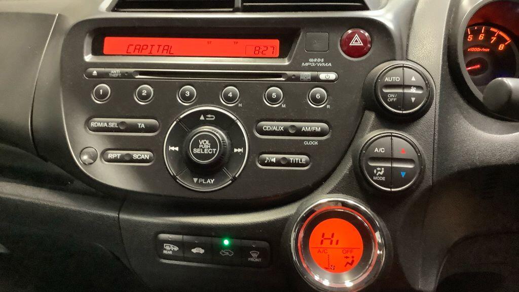 Used Honda Jazz 2011 for sale - 76326390: Photo 10