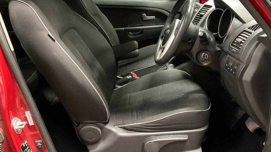 Used Kia Venga 2013 for sale - 77358997: Photo 9