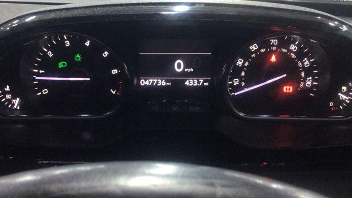 Used Peugeot 2008 2015 for sale - 76765192: Photo 11