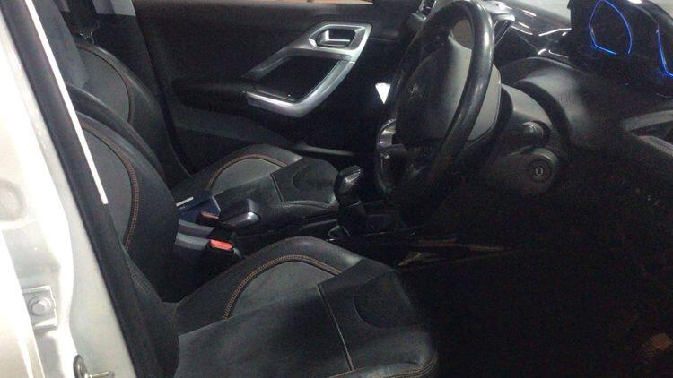 Used Peugeot 2008 2015 for sale - 76765192: Photo 9