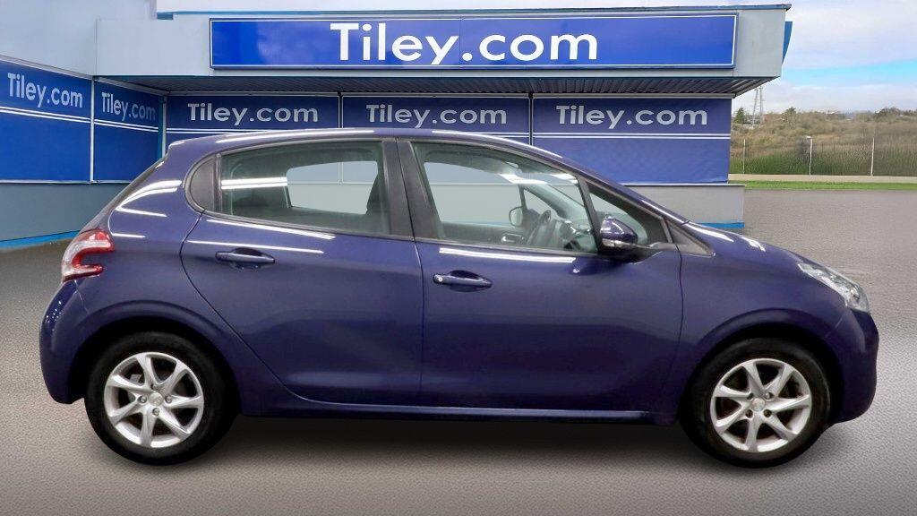 Used Peugeot 208 2015 for sale - 76935892: Photo 6