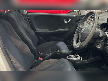 Used Honda Jazz 2015 for sale - 77057445: Photo