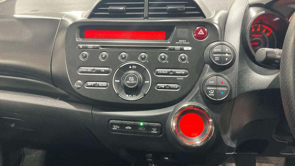 Used Honda Jazz 2015 for sale - 77057445: Photo 5