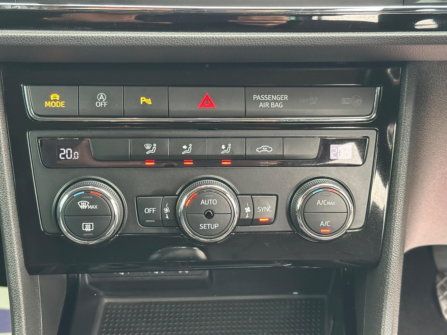 Used SEAT Leon 2019 for sale - 76632980: Photo 47