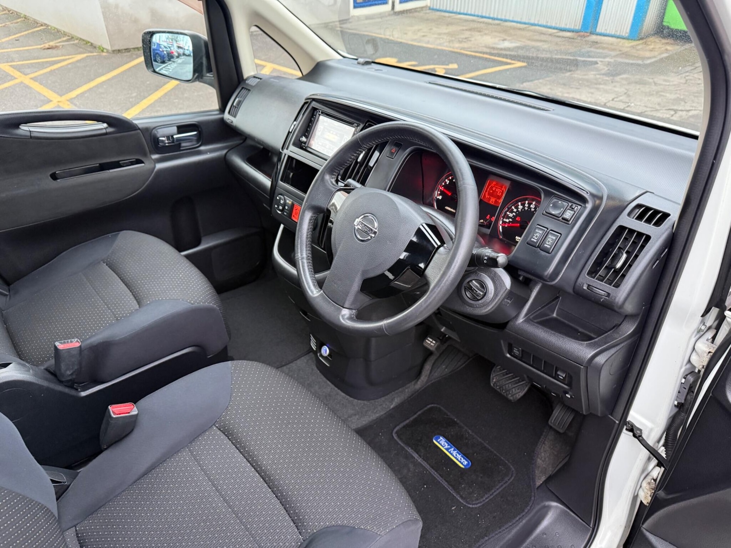 Used Nissan Serena 2018 for sale - 76597333: Photo 11