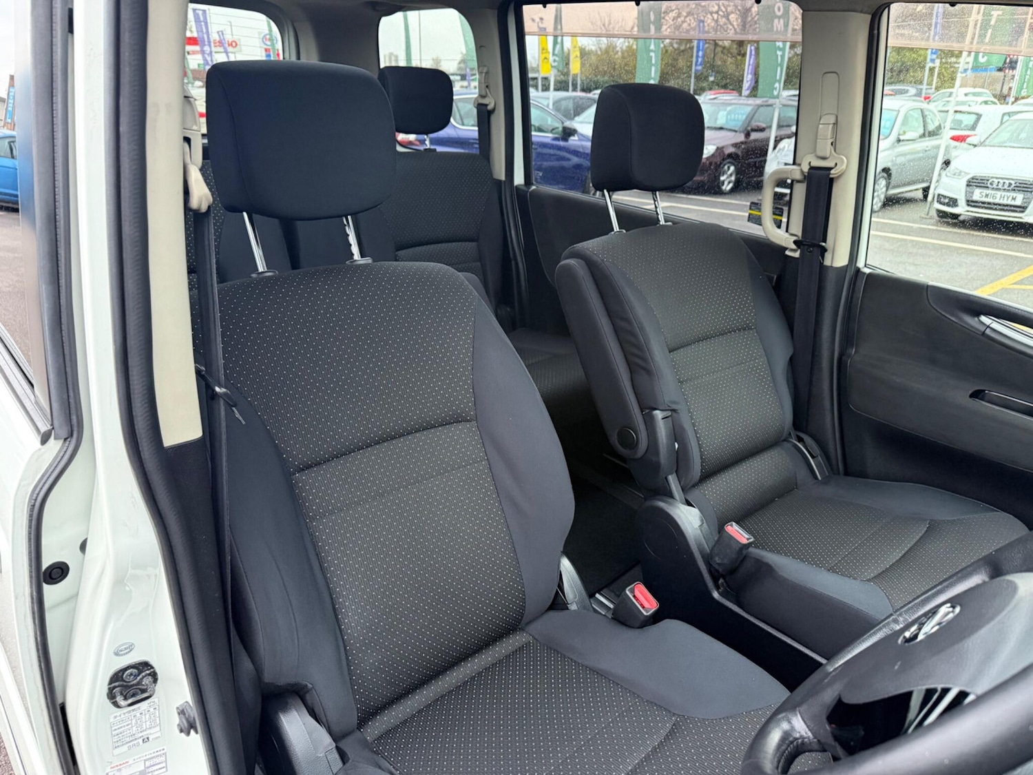 Used Nissan Serena 2018 for sale - 76597333: Photo 13