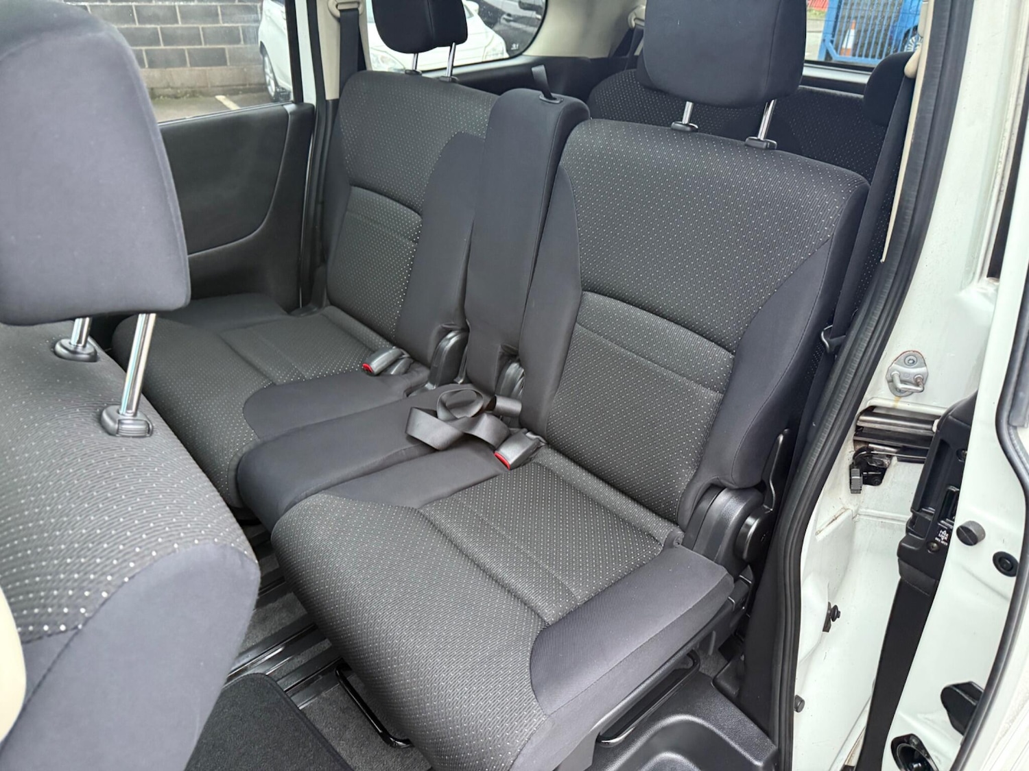 Used Nissan Serena 2018 for sale - 76597333: Photo 21