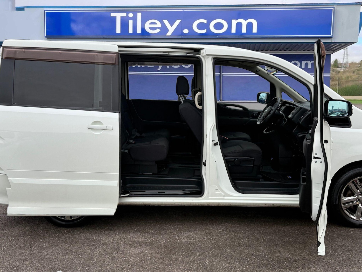 Used Nissan Serena 2018 for sale - 76597333: Photo 7