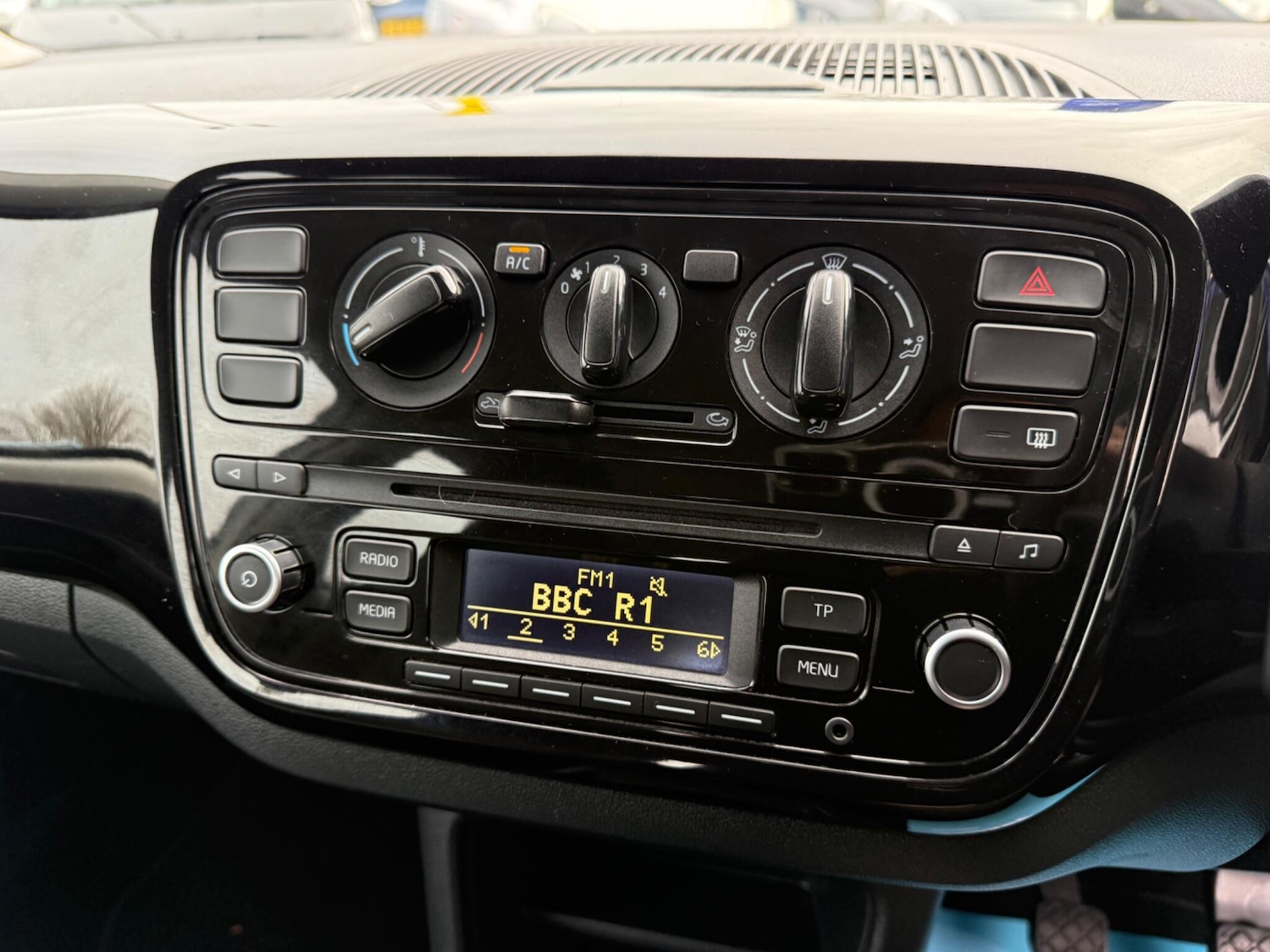 Used Volkswagen up! 2015 for sale - 77331196: Photo 17