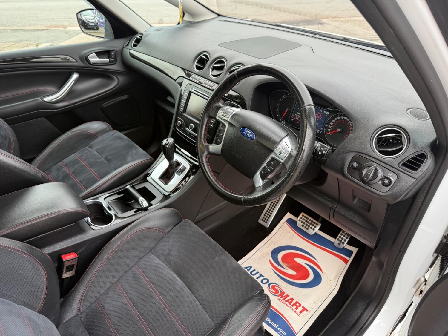 Used Ford S-Max 2013 for sale - 77330854: Photo 9