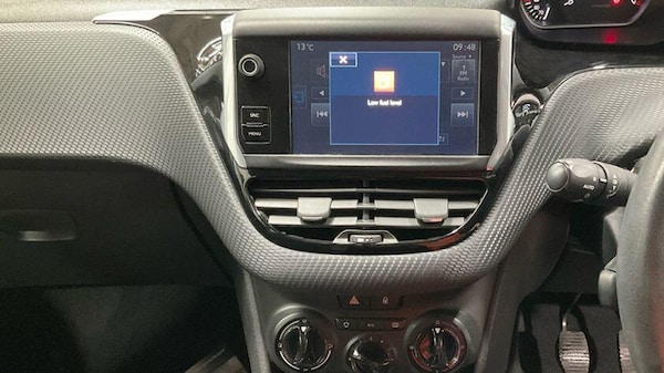Used Peugeot 208 2015 for sale - 76175617: Photo 10