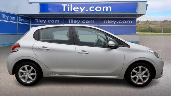 Used Peugeot 208 2015 for sale - 76175617: Photo 6