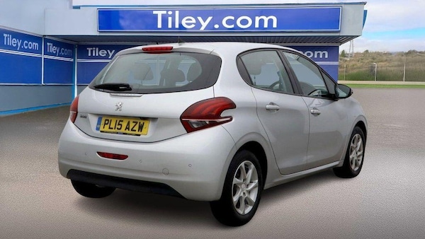 Used Peugeot 208 2015 for sale - 76175617: Photo 8