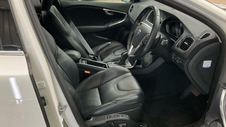 Used Volvo V40 2025 for sale - 76742477: Photo 9