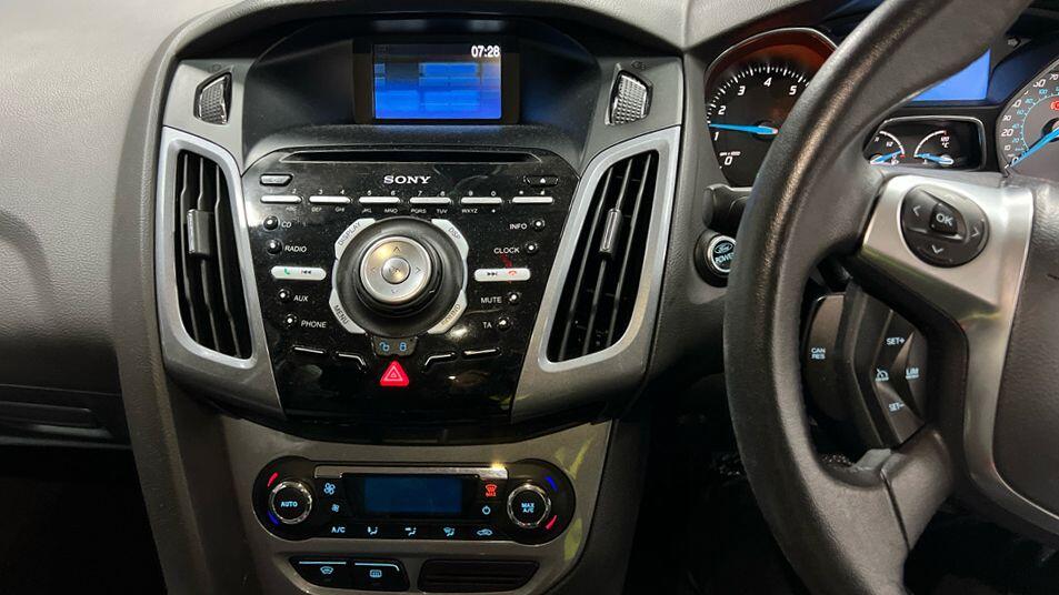 Used Ford Focus 2011 for sale - 76549130: Photo 10