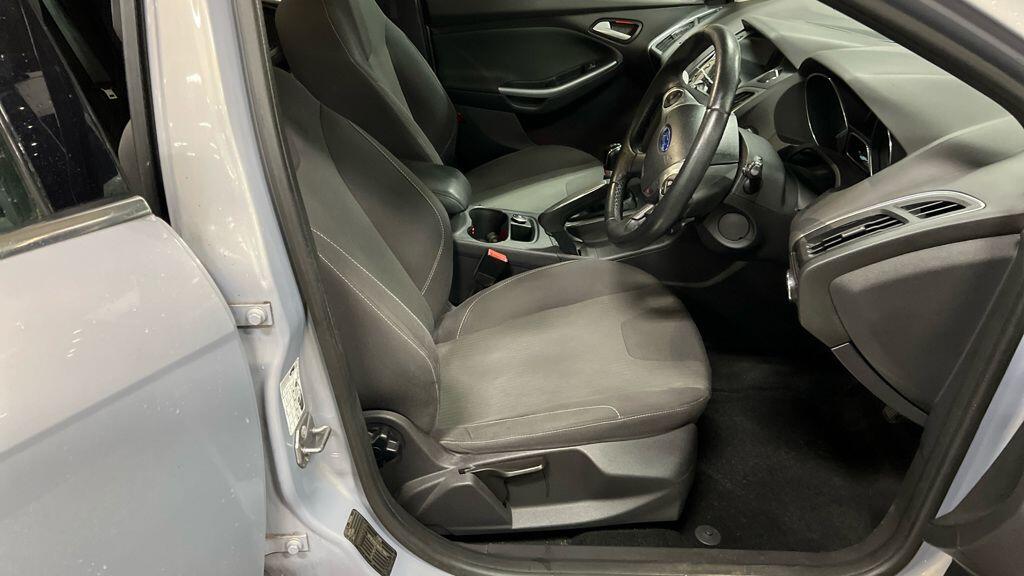 Used Ford Focus 2011 for sale - 76549130: Photo 9