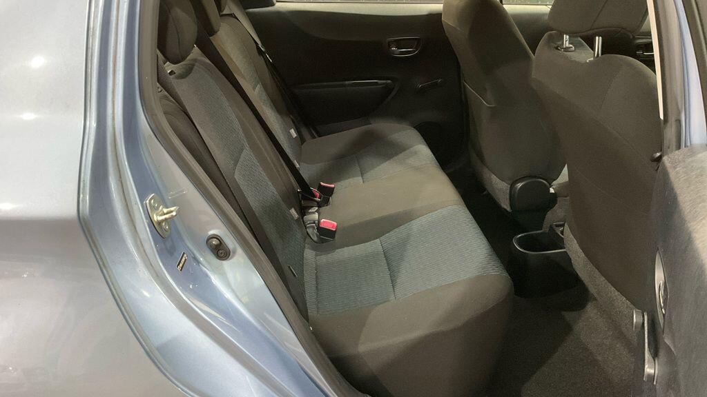 Used Toyota Yaris 2011 for sale - 76671704: Photo 12