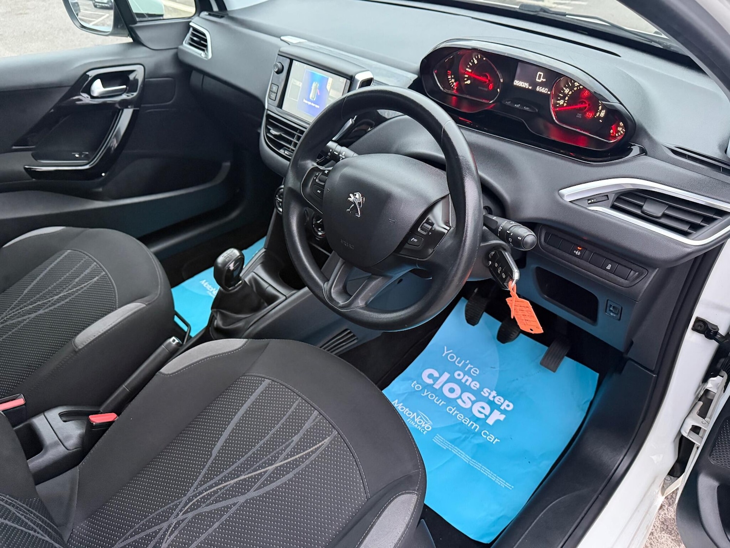 Used Peugeot 208 2014 for sale - 77029231: Photo 11