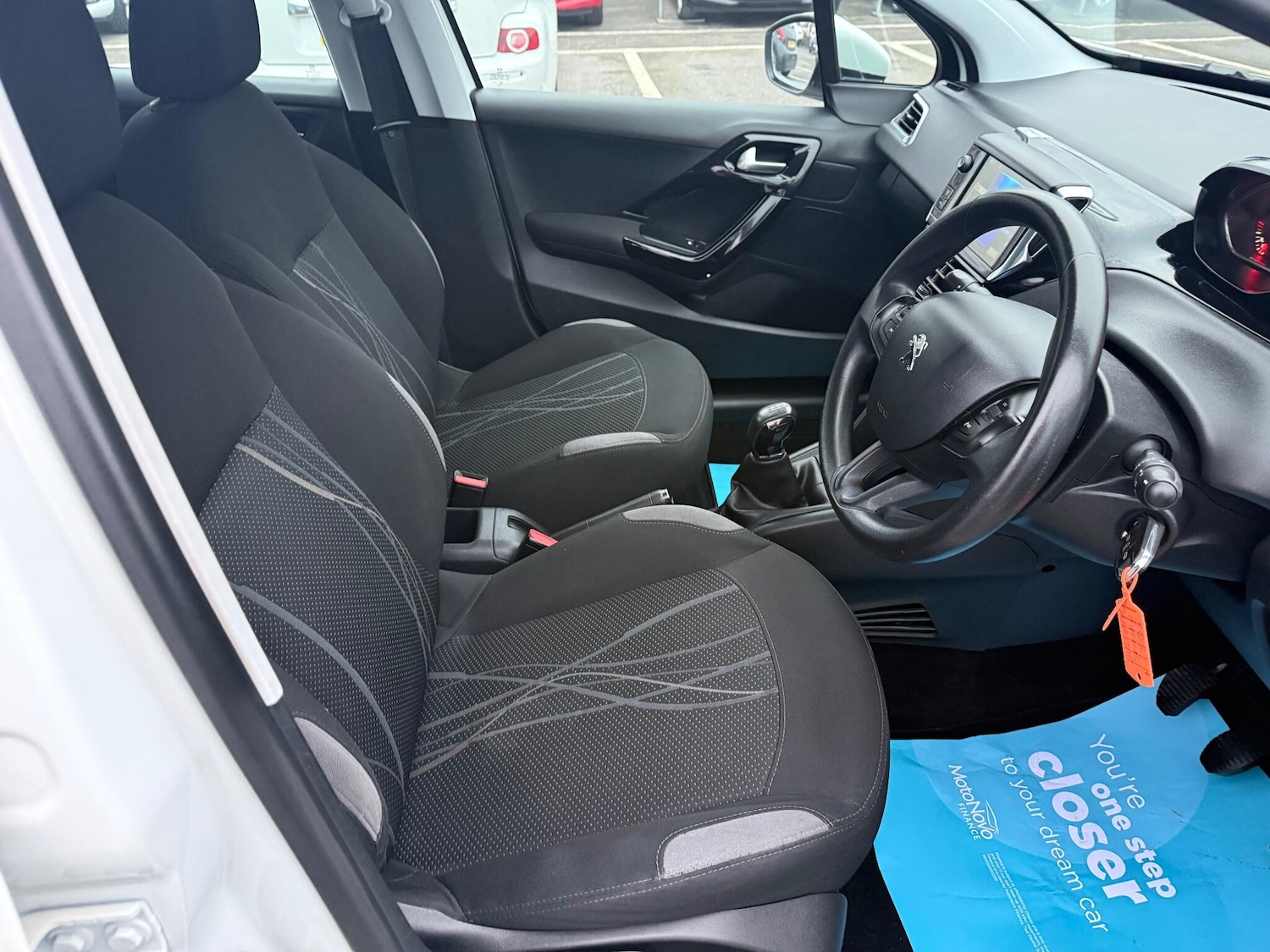 Used Peugeot 208 2014 for sale - 77029231: Photo 12