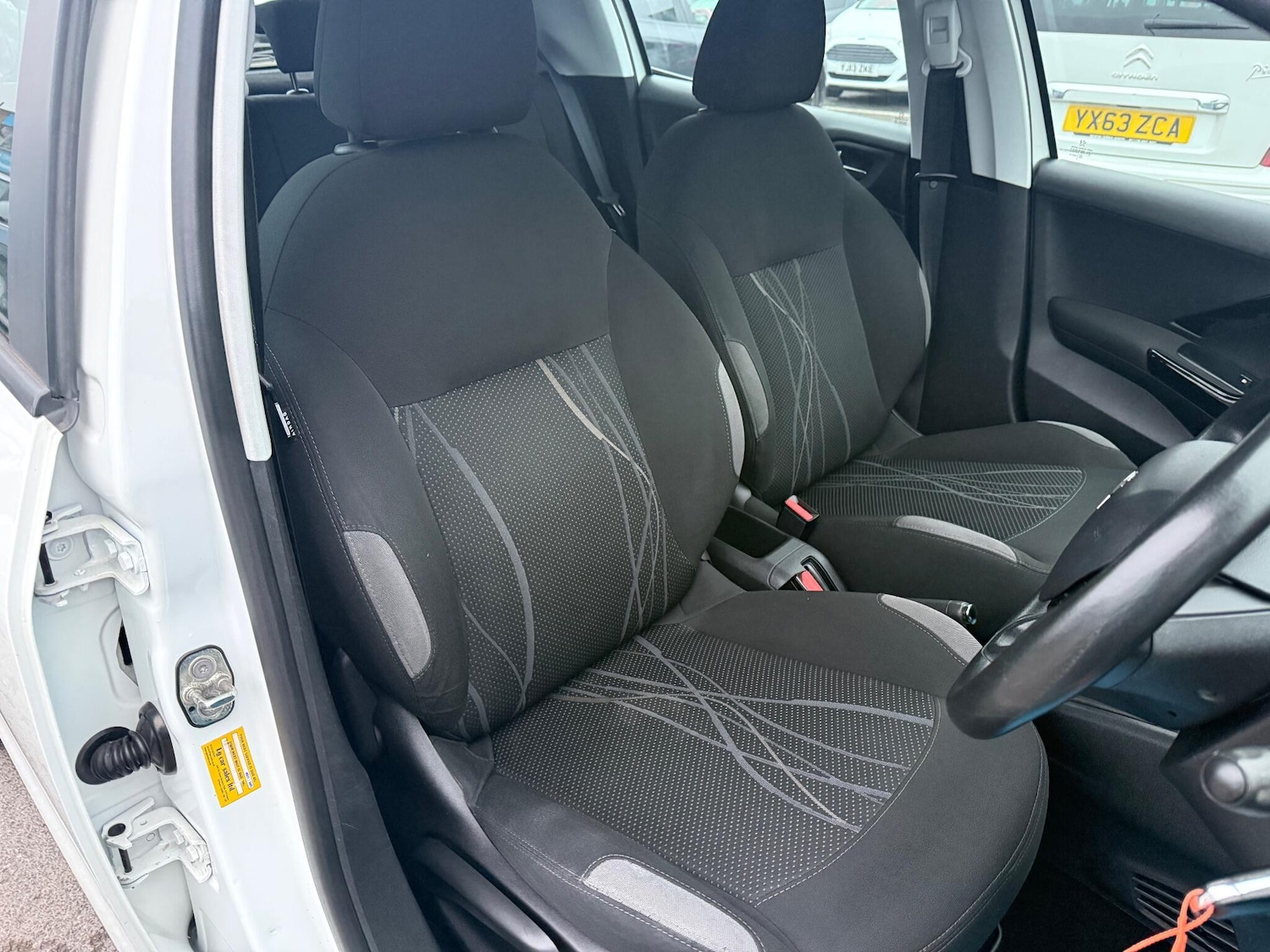 Used Peugeot 208 2014 for sale - 77029231: Photo 13