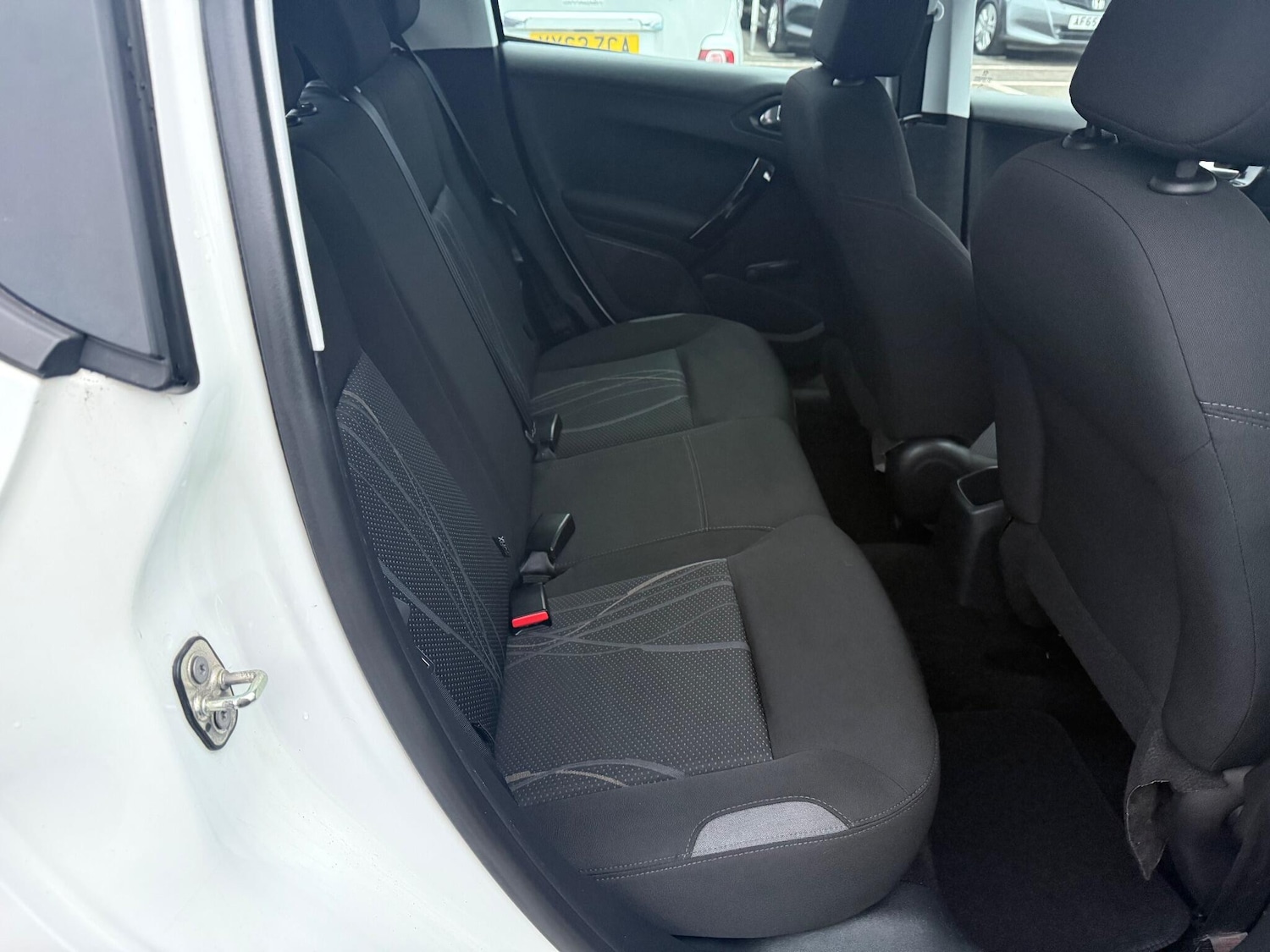 Used Peugeot 208 2014 for sale - 77029231: Photo 24