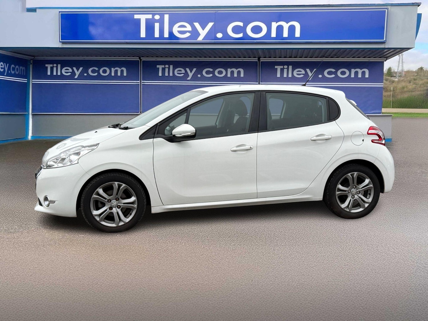 Used Peugeot 208 2014 for sale - 77029231: Photo 6