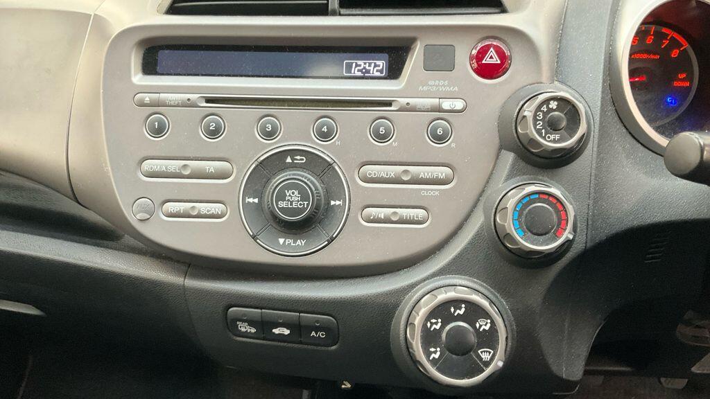 Used Honda Jazz 2010 for sale - 77574780: Photo 10