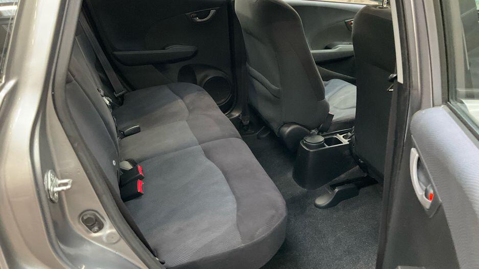 Used Honda Jazz 2010 for sale - 77574780: Photo 12