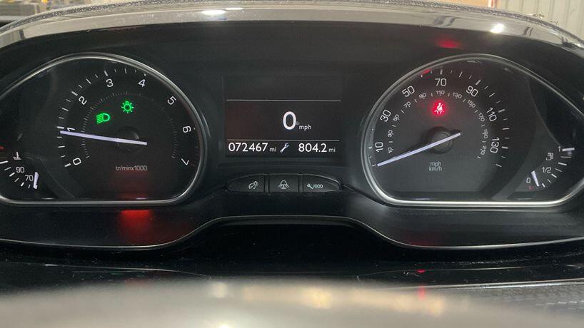 Used Peugeot 2008 2015 for sale - 78073178: Photo 11