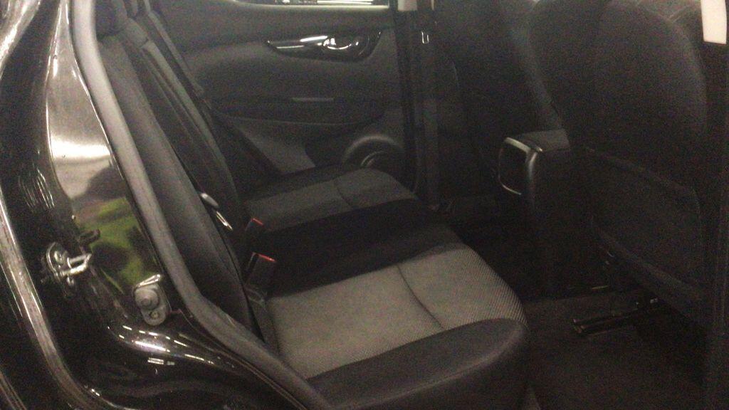 Used Nissan Qashqai 2015 for sale - 77229230: Photo 12