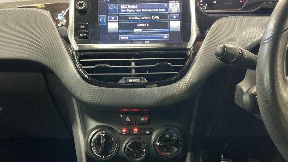 Used Peugeot 208 2017 for sale - 76752691: Photo 10