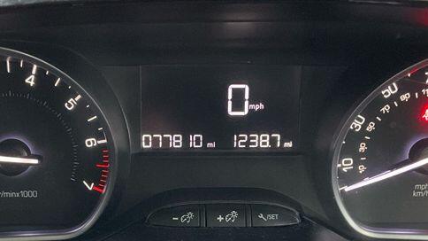 Used Peugeot 208 2017 for sale - 76935837: Photo 10