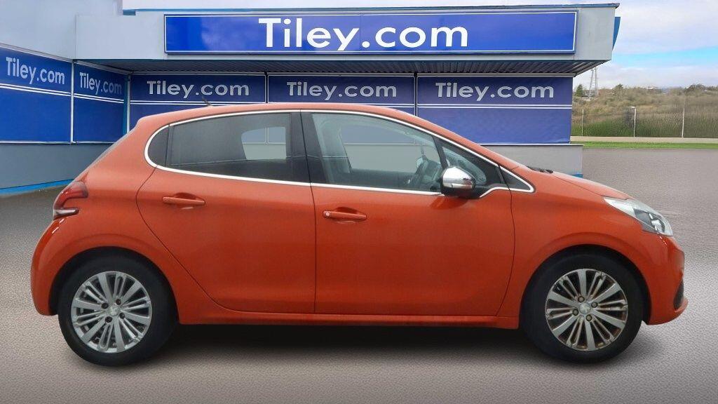 Used Peugeot 208 2017 for sale - 76935837: Photo 6