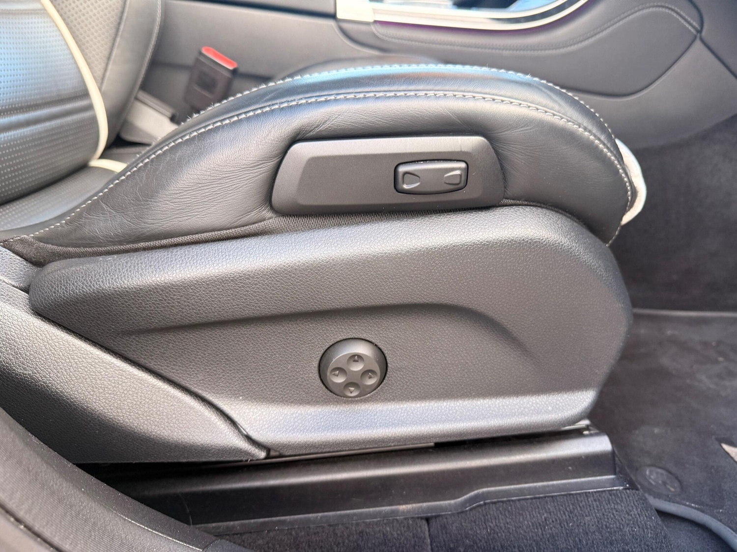 Used Mercedes-Benz GLC 2020 for sale - 76887270: Photo 13