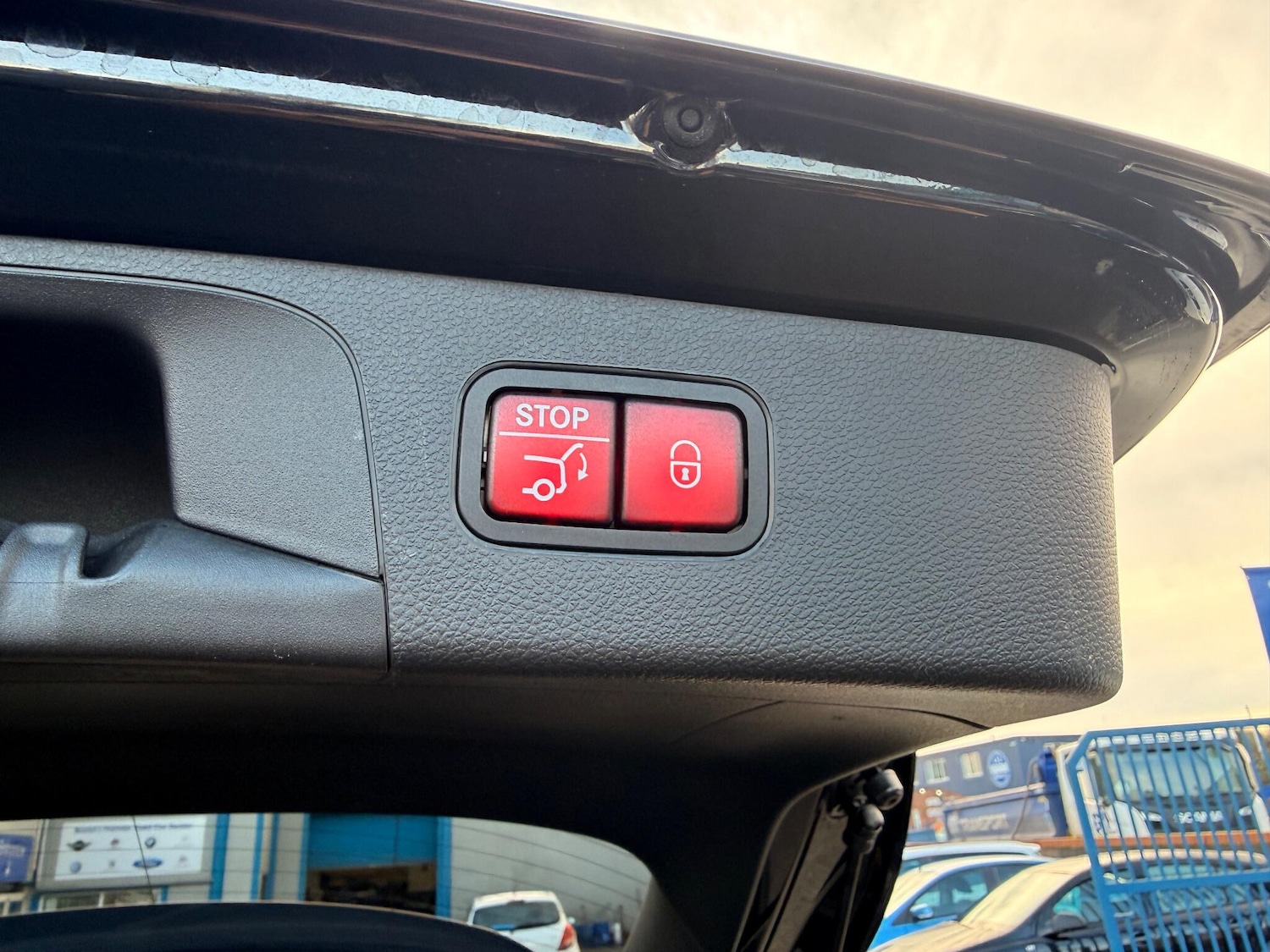 Used Mercedes-Benz GLC 2020 for sale - 76887270: Photo 41