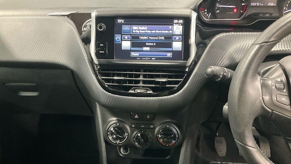 Used Peugeot 208 2016 for sale - 76260263: Photo 10