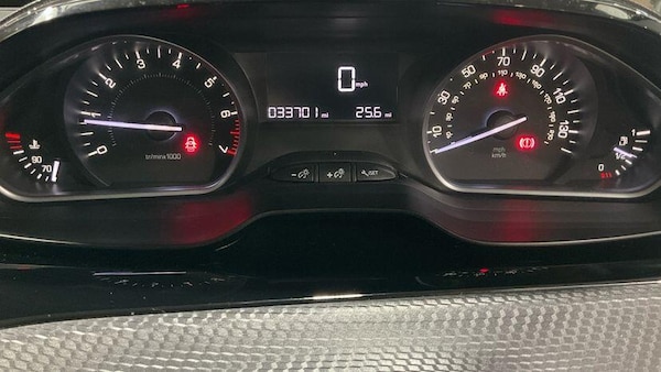 Used Peugeot 208 2016 for sale - 76260263: Photo 11