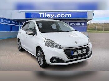 Used Peugeot 208 2015 for sale - 77174951: Photo