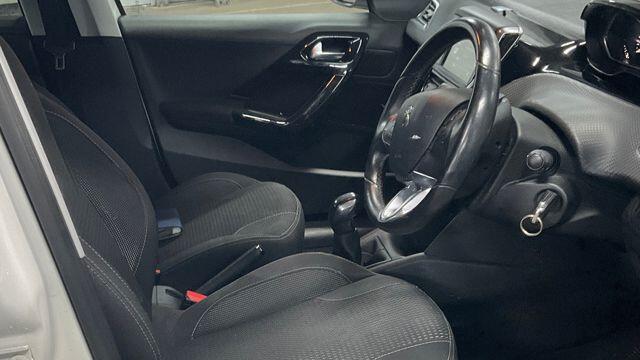 Used Peugeot 208 2015 for sale - 77174951: Photo 9