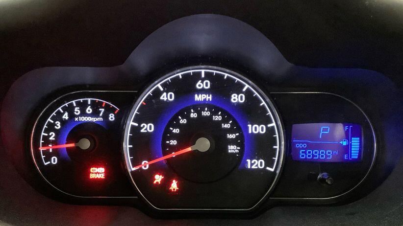 Used Hyundai i10 2011 for sale - 77315272: Photo 11