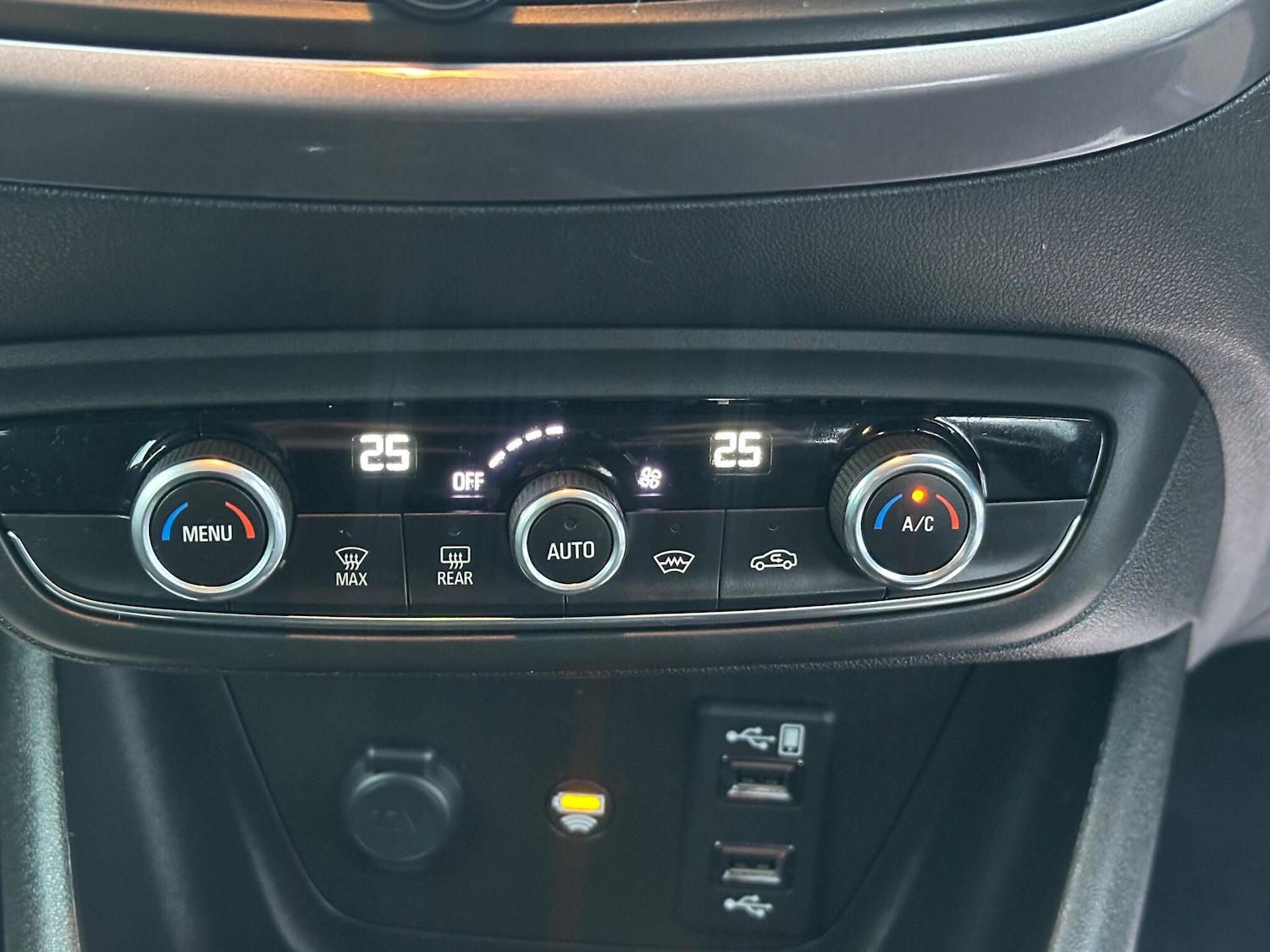 Used Vauxhall Crossland X 2018 for sale - 76865347: Photo 30