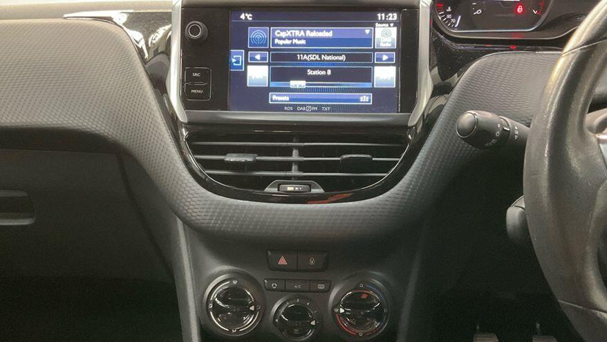 Used Peugeot 208 2016 for sale - 76936436: Photo 10