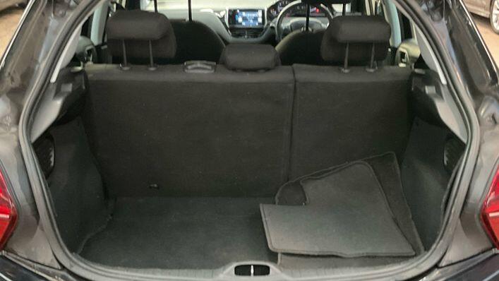 Used Peugeot 208 2016 for sale - 76936436: Photo 13