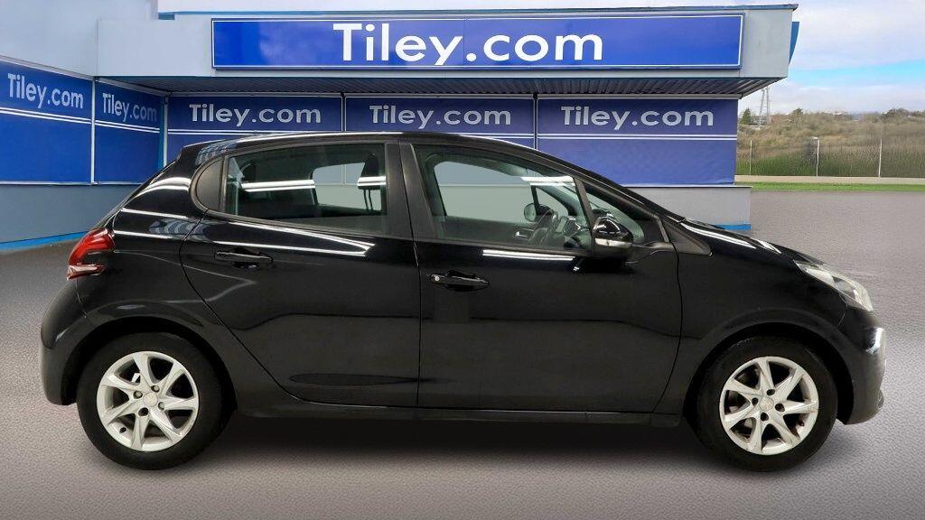 Used Peugeot 208 2016 for sale - 76936436: Photo 6